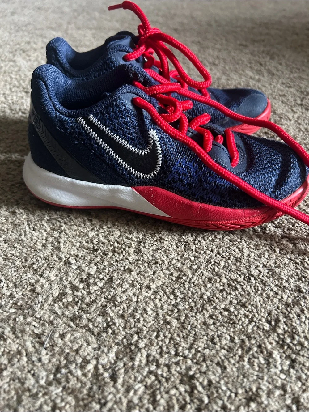 Kids Kyrie Flytrap 2 basketball shoes size 12C